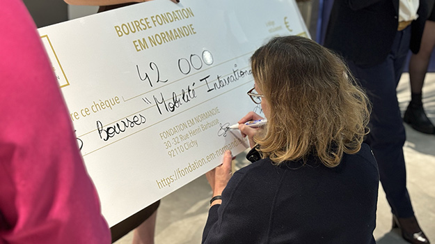 Remise des bourses étudiantes 2023