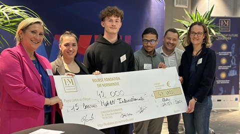 Cérémonie de remise des bourses